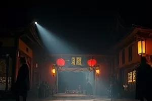 主推作品《雾港谜案》主视觉：雨夜码头与探照灯光束